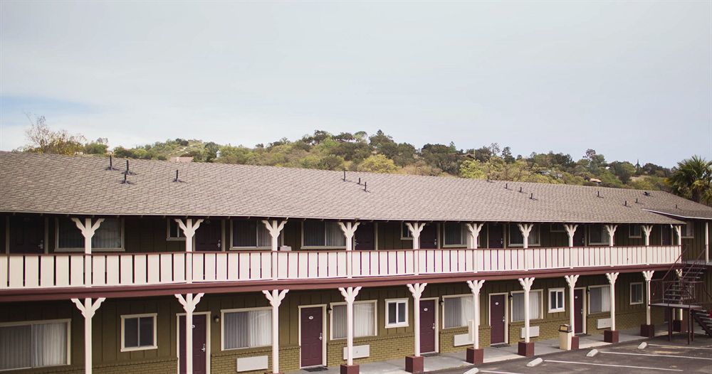 أتاساديرو Vino Inn & Suites المظهر الخارجي الصورة